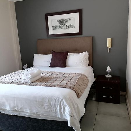 Emabheleni Executive Suites Westpoint Joanesburgo Exterior foto
