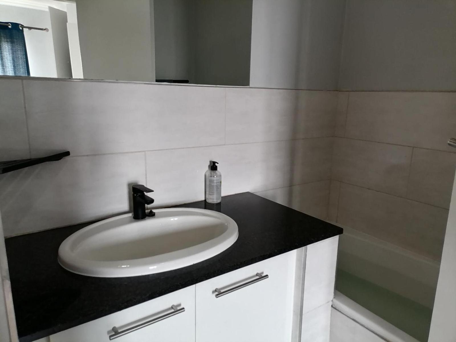 Emabheleni Executive Suites Westpoint Joanesburgo Quarto foto