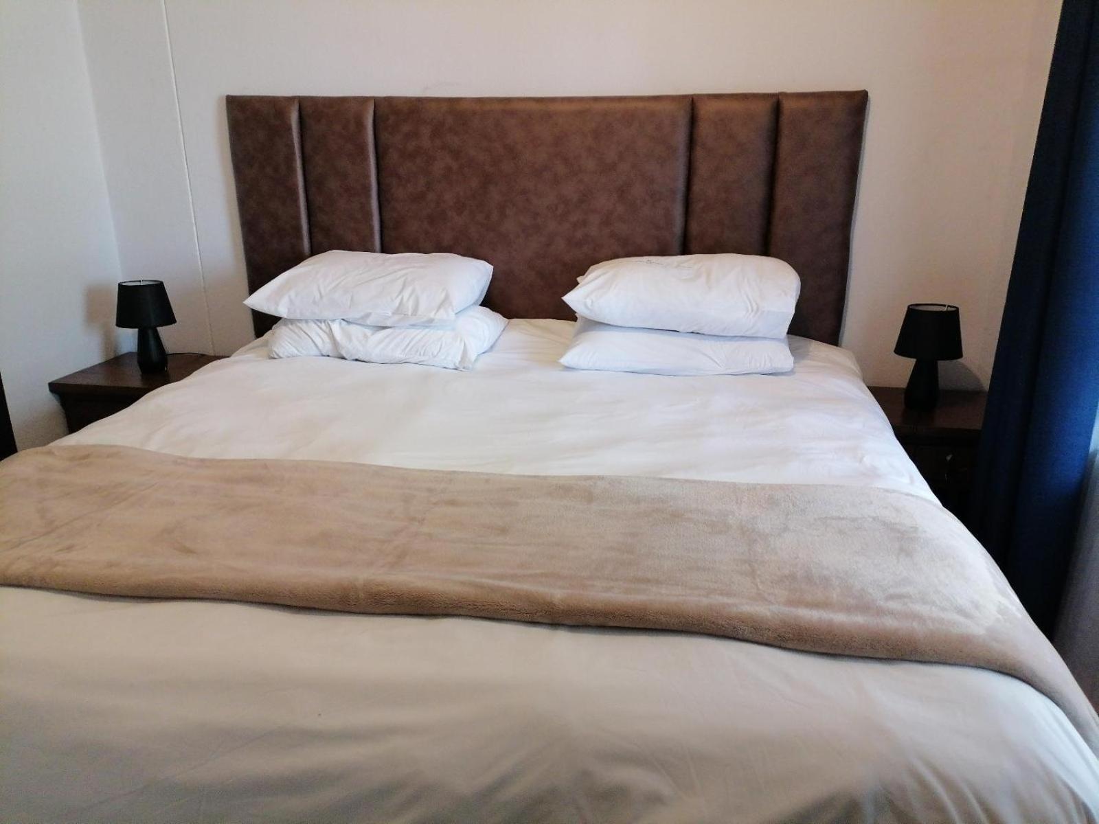 Emabheleni Executive Suites Westpoint Joanesburgo Quarto foto